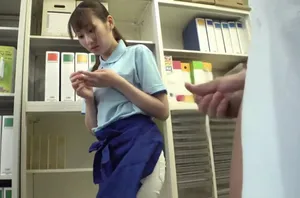 Móc bím cô gái bị chồng bỏ rơi
